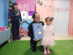 LINE_ALBUM_กิจกรรมทำบุญส่งท้ายปีเก่า ศพด_30 ธ_ค_ 68_260105_25.jpg - ศูนย์พัฒนาเด็กเล็กเทศบาลตำบลสันป่าตอง จัดโครงการเรียนรู้สู่โลกกว้าง อนุบาลวัยใส(กิจกรรมทำบุญส่งท้ายปีเก่าต้อนรับปีใหม่) | https://www.sanpatong.go.th